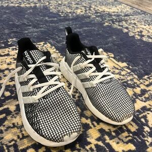 boys adidas shoes size 2